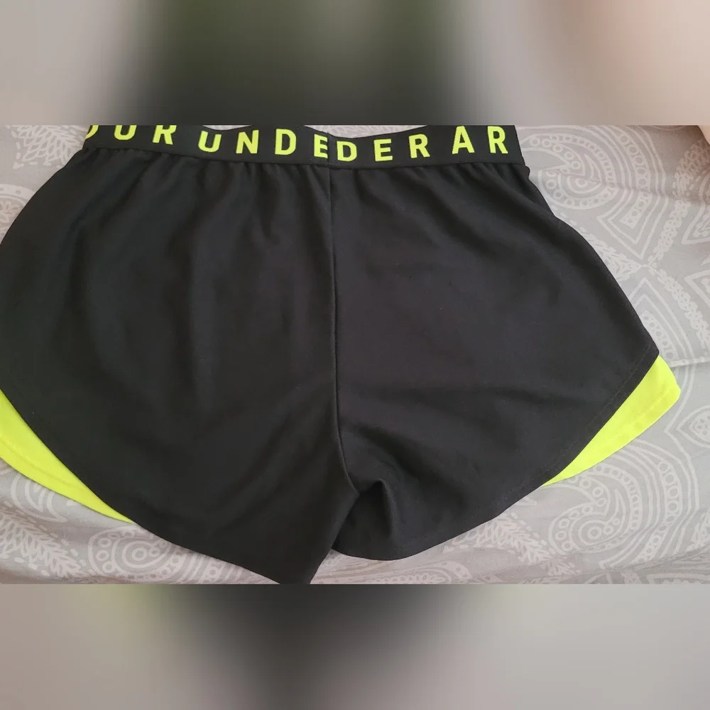 Like new under armour shorts - Picture 2 of 3